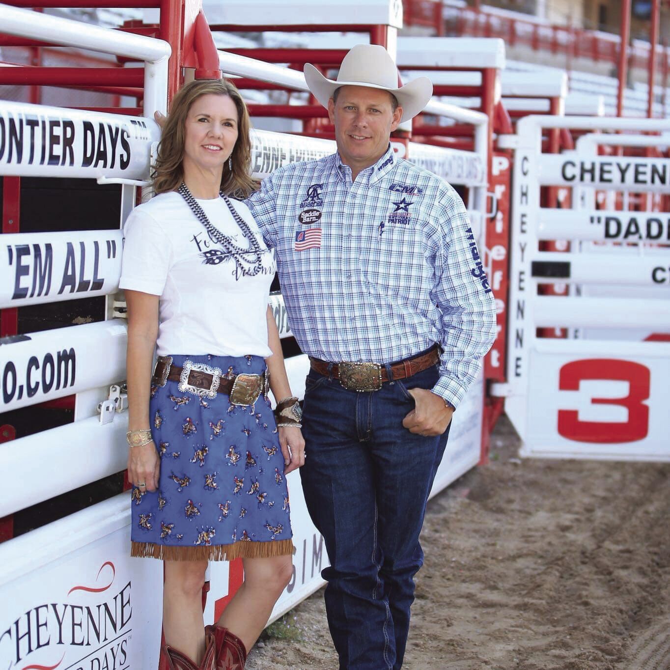 Female bronc riders (2).jpg
